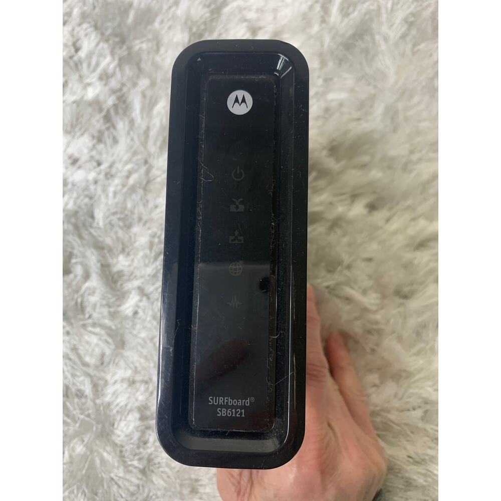 MOTOROLASURFBOARD MODEM 600 SERIES MODEL SB6121 Modem